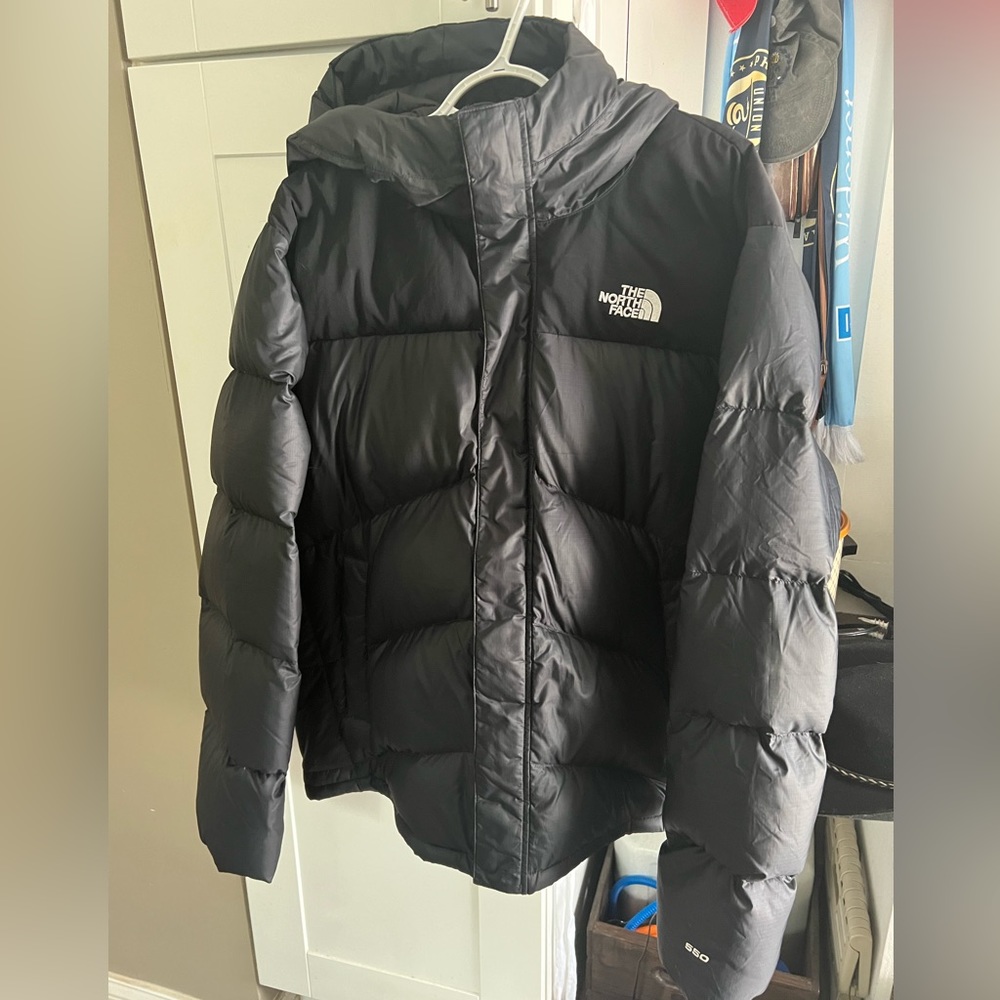 Men’s North Face hooded puffer jacket